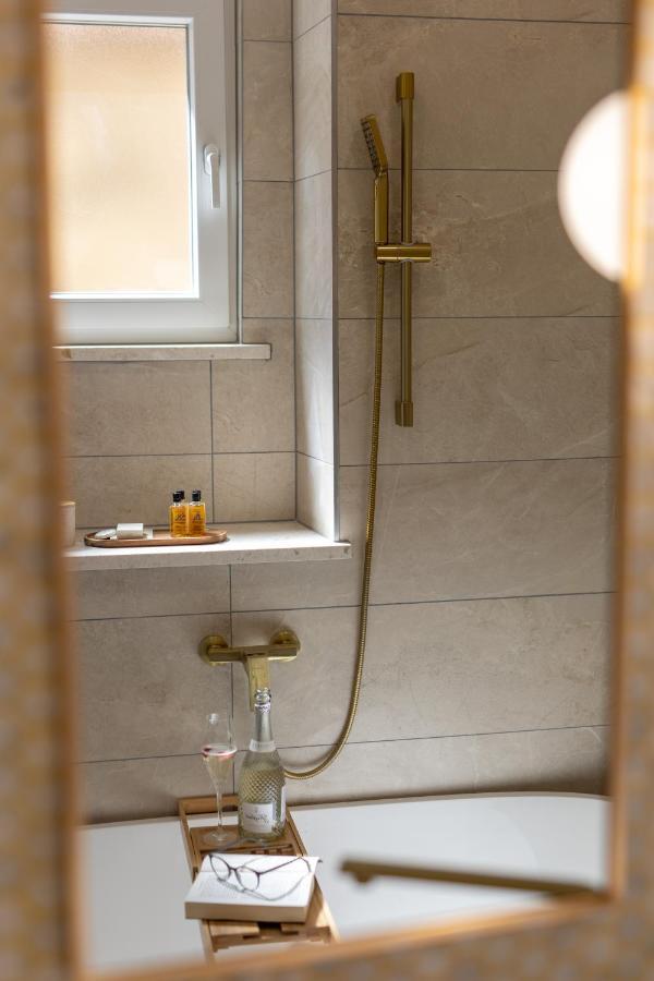 Palace Luxury Rooms สปลิท ภายนอก รูปภาพ