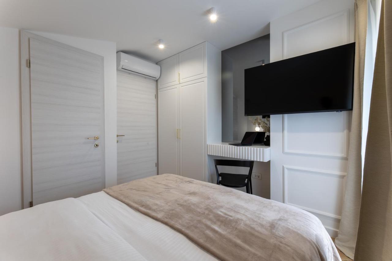 Palace Luxury Rooms สปลิท ภายนอก รูปภาพ