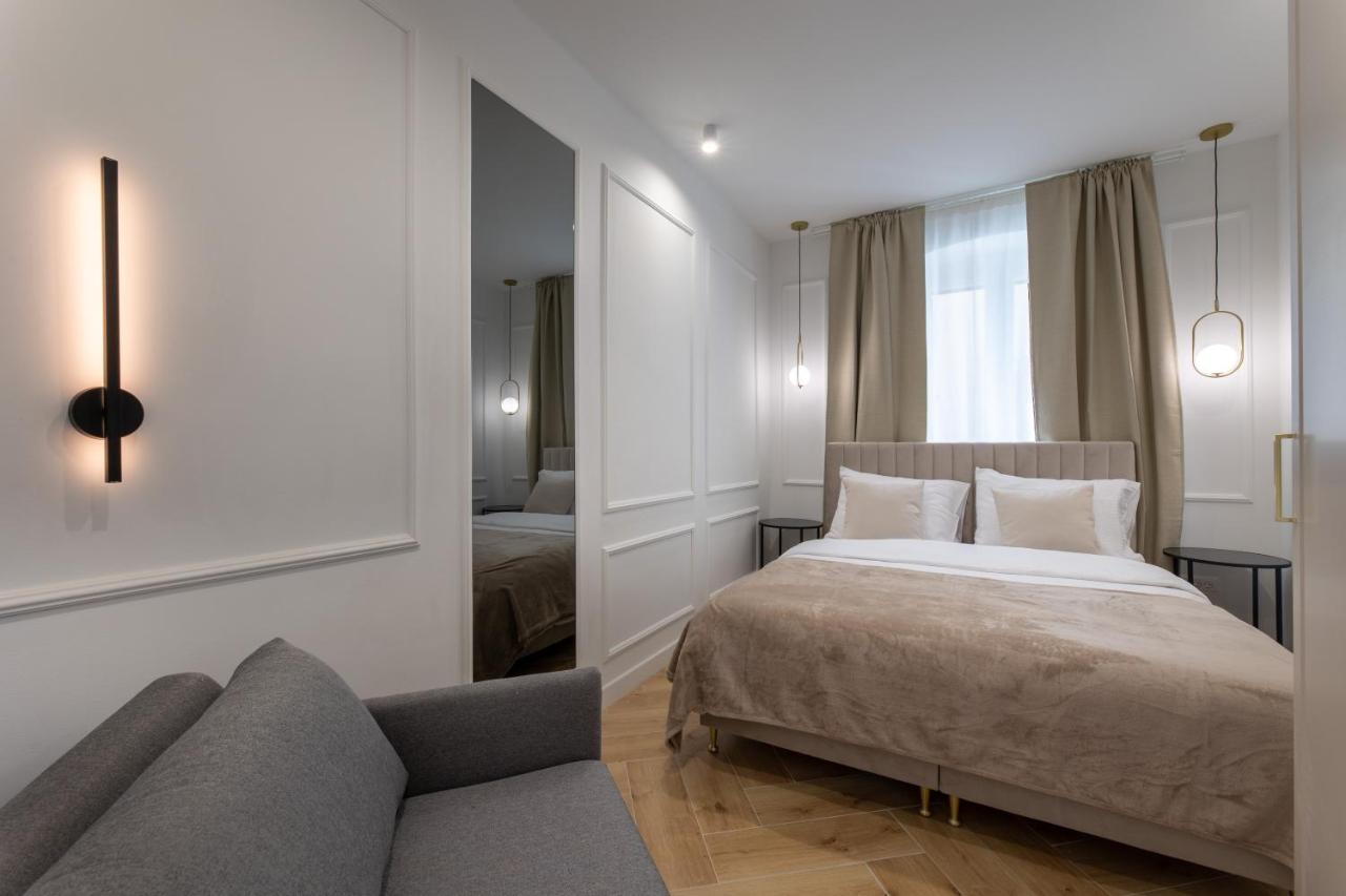 Palace Luxury Rooms สปลิท ภายนอก รูปภาพ
