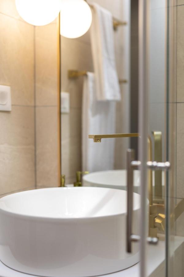 Palace Luxury Rooms สปลิท ภายนอก รูปภาพ