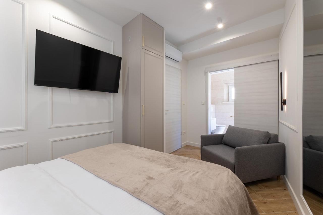Palace Luxury Rooms สปลิท ภายนอก รูปภาพ