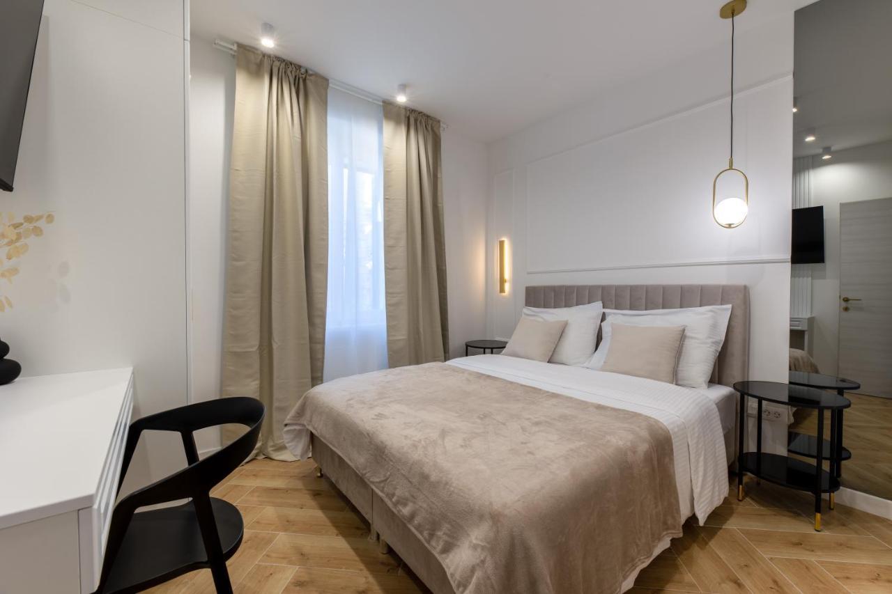 Palace Luxury Rooms สปลิท ภายนอก รูปภาพ